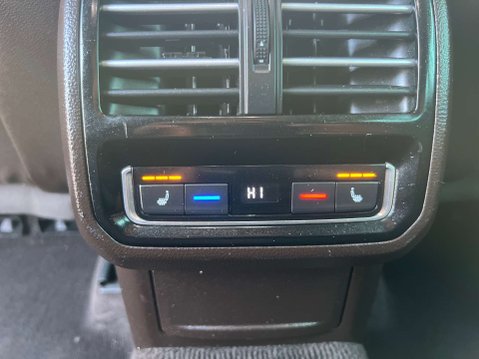 Volkswagen Passat 2.0 Passat GT TDI BlueMotion Technology 5dr 24