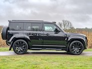 Land Rover Defender D300 X-Dynamic HSE URBAN 4