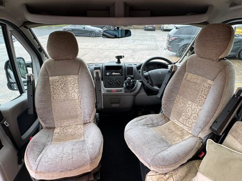 Peugeot Boxer 2.2 HDi 335 FWD L3 H2 4dr 11