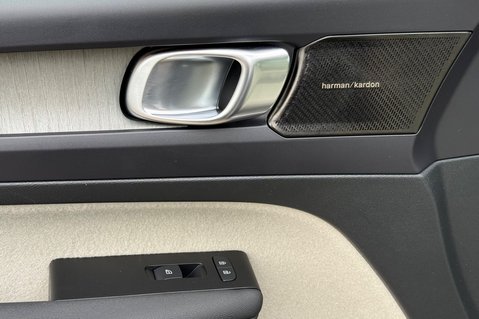 Volvo XC40 B4 INSCRIPTION MHEV 25