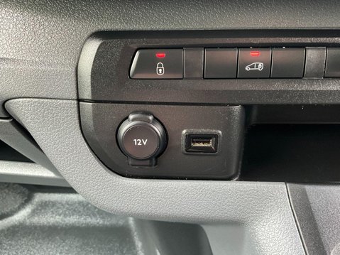 Vauxhall Vivaro 1.5 L2H1 F2900 DYNAMIC S/S 101 BHP 35