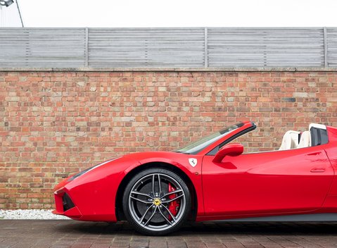 Ferrari 488 Spider 26