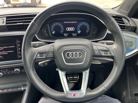 Audi Q3 1.5 TFSI CoD 35 S line S Tronic Euro 6 (s/s) 5dr 21