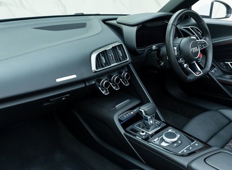 Audi R8 V10 Spyder 18