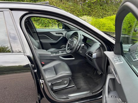 Jaguar F-Pace 2.0 D180 R-Sport Auto AWD Euro 6 (s/s) 5dr 17