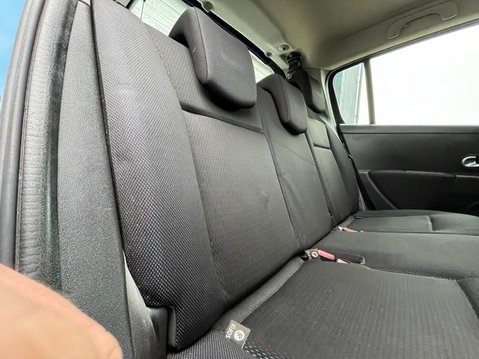 Renault Clio 1.4 16v Dynamique 5dr 13