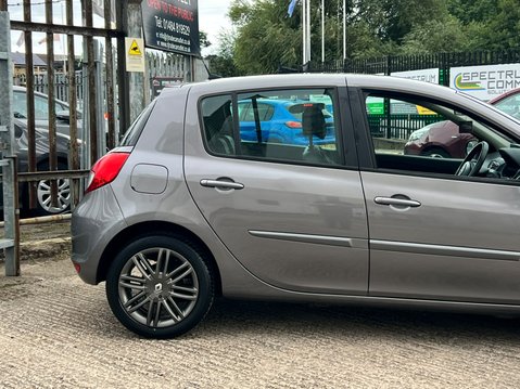 Renault Clio DYNAMIQUE TOMTOM 16V 13