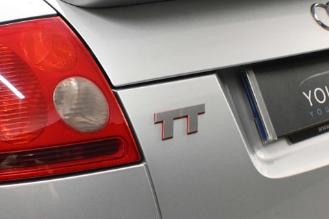 Audi TT 1.8 TT Quattro (225 bhp) 4WD 3dr 38