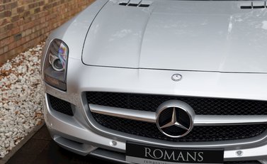 Mercedes-Benz SLS AMG 22