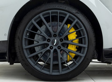 Aston Martin DBX 707 8