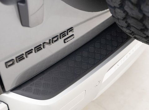 Land Rover Defender 110 HSE P300 30