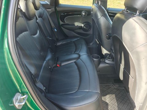 Mini Hatch 1.5 Cooper Exclusive Steptronic Euro 6 (s/s) 5dr 28