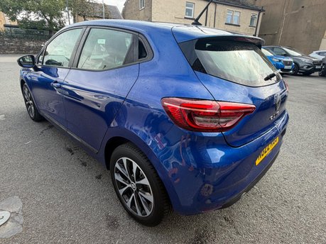 Renault Clio ICONIC EDITION TCE 8