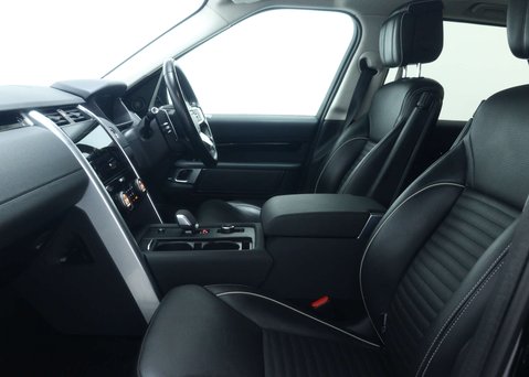 Land Rover Discovery 3.0 Discovery HSE D MHEV Auto 4WD 53