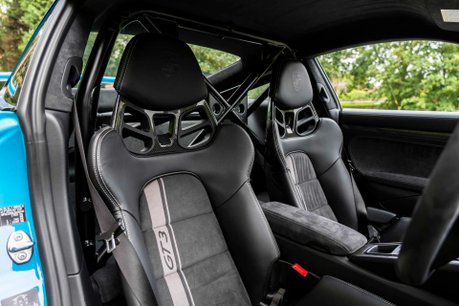 Porsche 911 GT3 WARRANTY. CLUBSPORT PACKAGE. MANUAL. PCCBS. CARBON INTERIOR. FRONT LIFT. 12