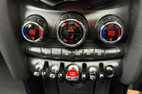 Mini Hatch COOPER 29