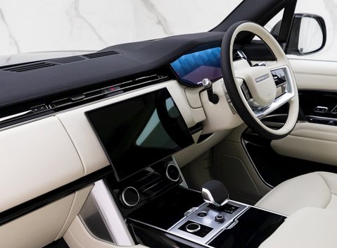 Land Rover Range Rover P400 HSE 16