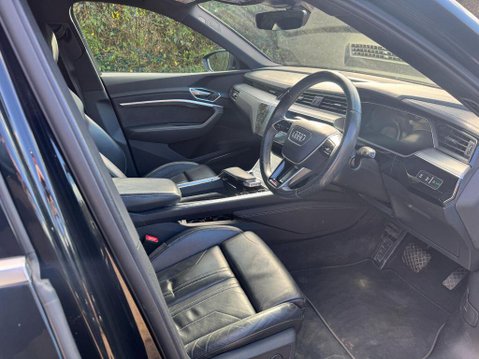 Audi E-Tron QUATTRO S LINE 6