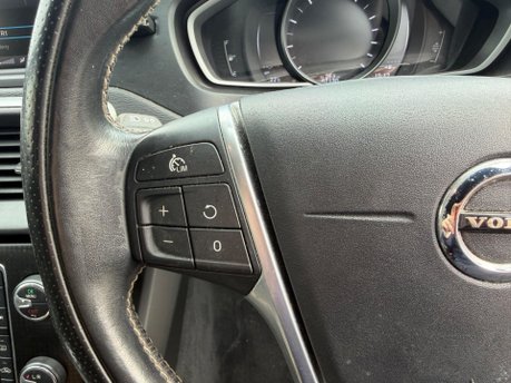 Volvo V40 T2 R-DESIGN 13