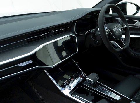 Audi RS6 Avant Carbon Black 16