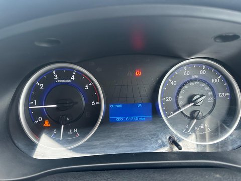 Toyota Hilux ACTIVE 4WD D-4D DCB 11