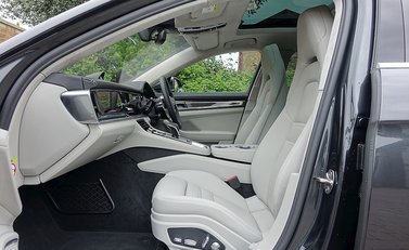Porsche Panamera Turbo 10