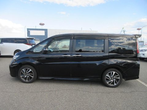 Honda Stepwagon RP3 1.5 TURBO SPADA COOL SPIRIT + 7 Seats 7