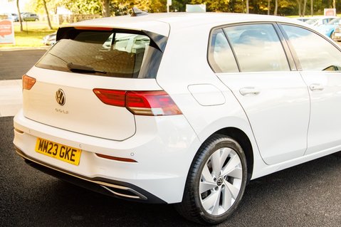 Volkswagen Golf STYLE TSI 7