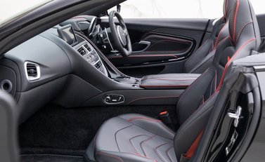 Aston Martin DBS Superleggera Volante 15