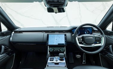 Land Rover Range Rover P440e HSE 16