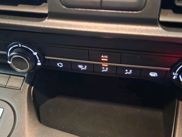 Citroen Berlingo BERLINGO XL DIESEL1.5 Blue HDi 100ps Van Driver 23