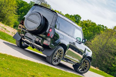 Land Rover Defender D250 X-Dynamic HSE Hard Top Obsidian 20