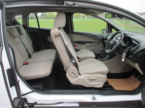 Ford B-Max 1.0T EcoBoost Titanium Navigator Euro 6 5dr 21