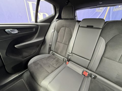 Volvo XC40 2.0 B4 MHEV Plus Dark SUV 5dr Petrol Hybrid DCT Auto Euro 6 (s/s) (197 ps) 26