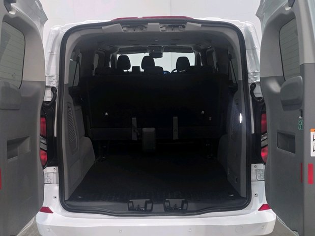 Ford Transit Custom TRANSIT CUSTOM 320 L2 DIESEL FWD 2.0 Eco Blue 136ps H1 Limited 9 Seater 10