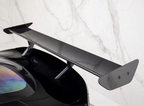 Aston Martin Vantage GT8 28