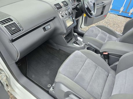 Volkswagen Touran 1.4 TSI SE MPV 5dr Petrol DSG Euro 5 (140 ps) 33