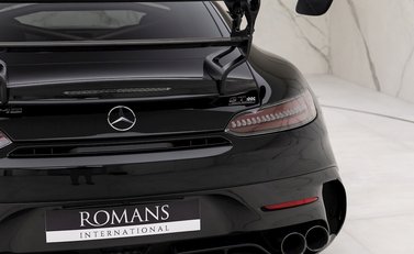 Mercedes-Benz Amg GT Black Series 24