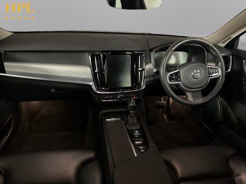Volvo V90 2.0 T4 Momentum Plus Estate 5dr Petrol Auto Euro 6 (s/s) (190 ps) DAB Radio 18