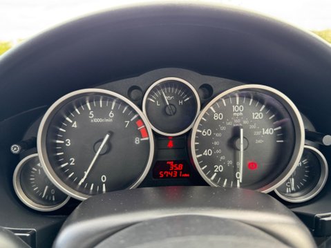 Mazda MX-5 2.0i Sport Tech Roadster Euro 5 2dr 31
