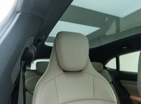 Porsche Taycan 4S Cross Turismo 12