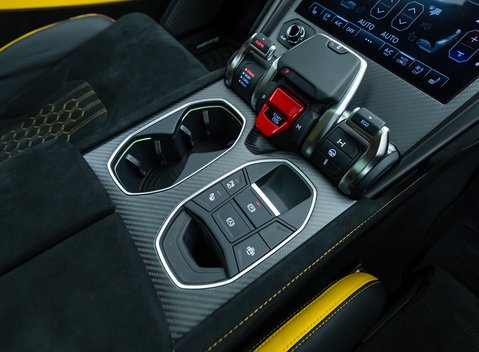 Lamborghini Urus Performante 21