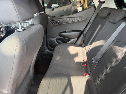 Hyundai i10 1.2 Premium Auto Euro 6 (s/s) 5dr 17