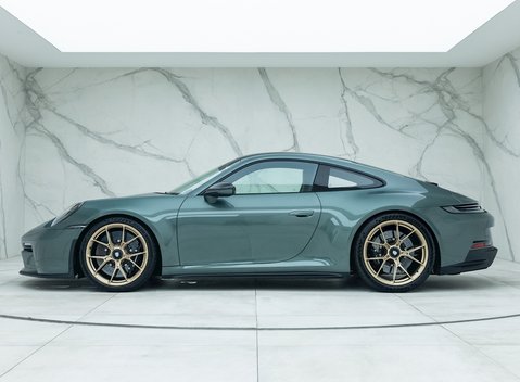 Porsche 911 (992) GT3 Touring 3