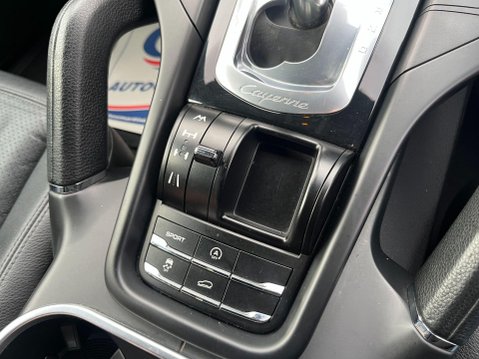 Porsche Cayenne 3.0 TD V6 Tiptronic 4WD Euro 5 (s/s) 5dr 29