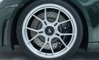 Porsche 911 GT3 TOURING (992.2) 26