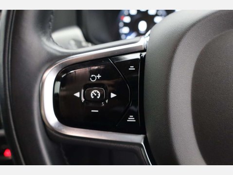 Volvo S90 2.0 S90 Momentum D4 Auto 4dr 27