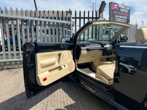 Volkswagen Beetle LUNA 16V 51