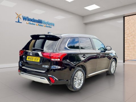 Mitsubishi Outlander 2.4h TwinMotor 13.8kWh 5h CVT 4WD Euro 6 (s/s) 5dr 11