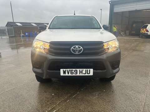 Toyota Hilux ACTIVE 4WD D-4D DCB 7